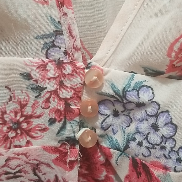 Beautiful floral sheer cover up. - Picture 3 of 5